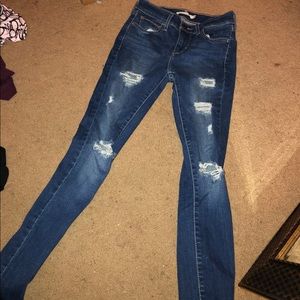 levi’s ripped jeans
